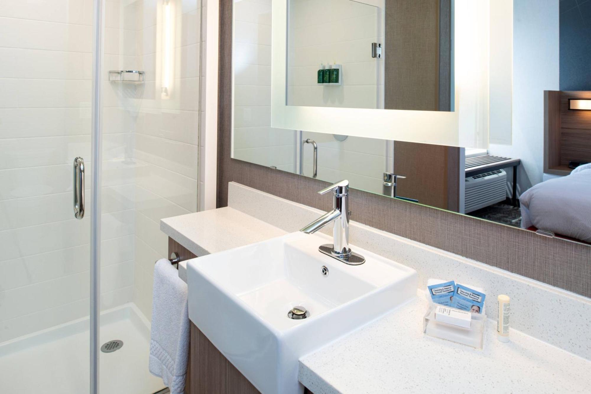 Springhill Suites By Marriott Kansas City Northeast Exteriör bild