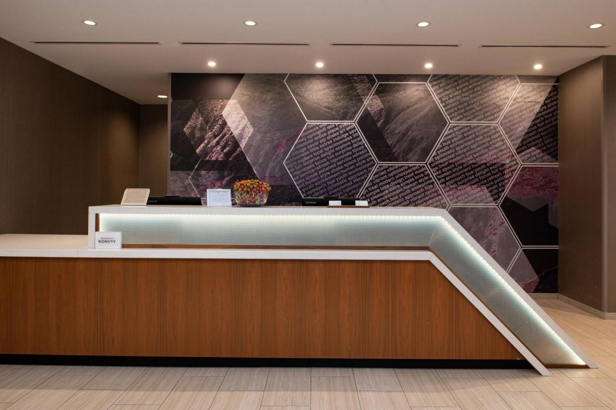 Springhill Suites By Marriott Kansas City Northeast Exteriör bild