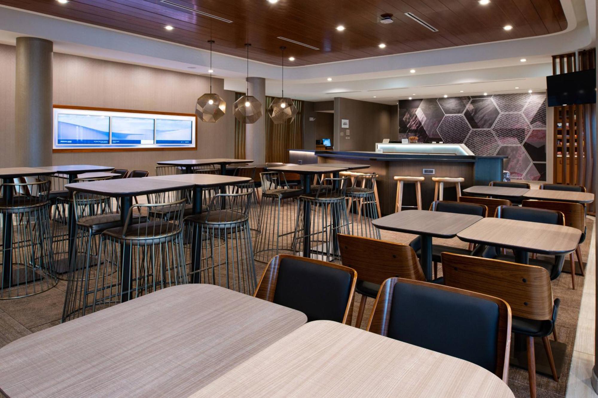 Springhill Suites By Marriott Kansas City Northeast Exteriör bild