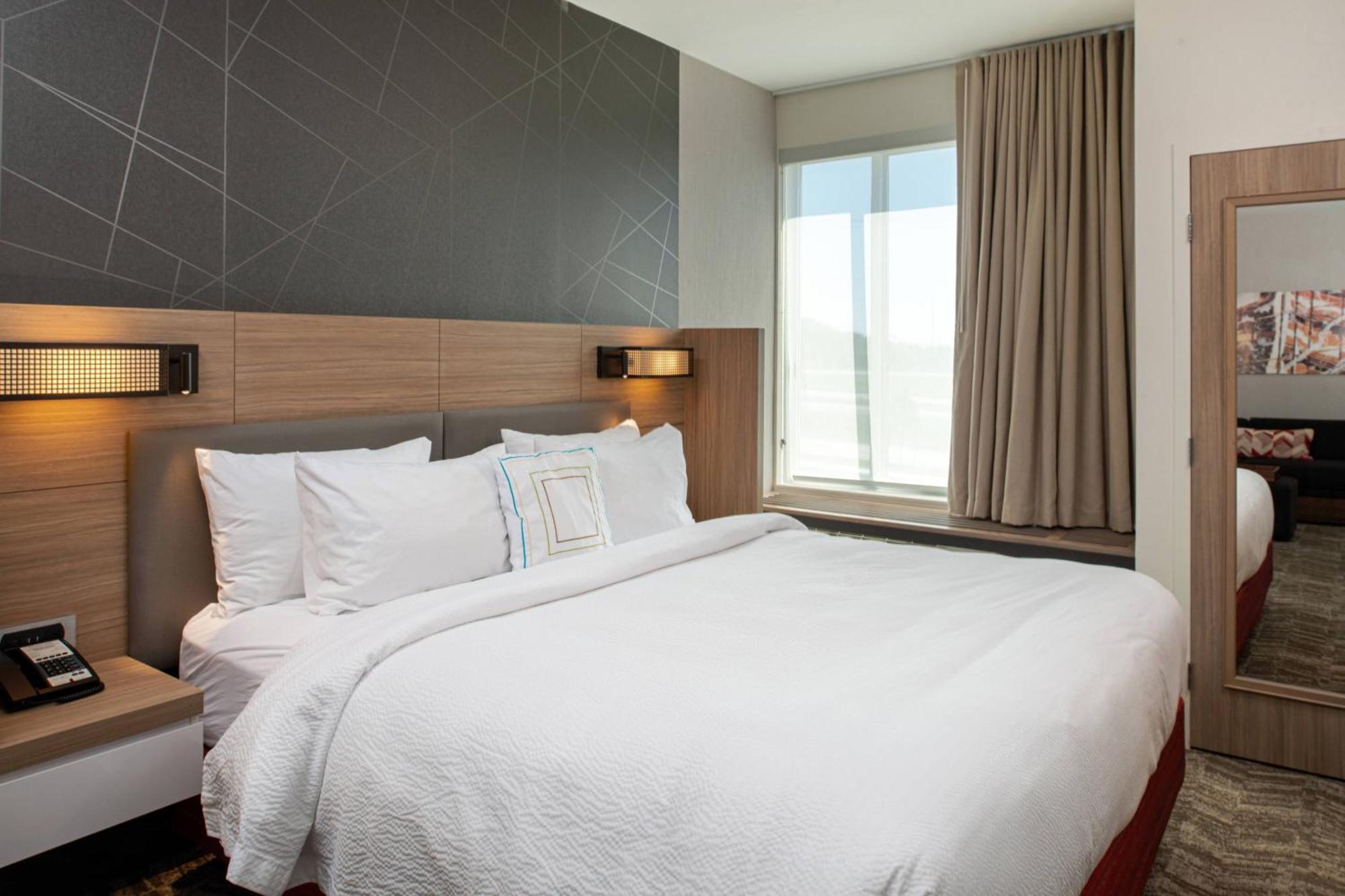 Springhill Suites By Marriott Kansas City Northeast Exteriör bild
