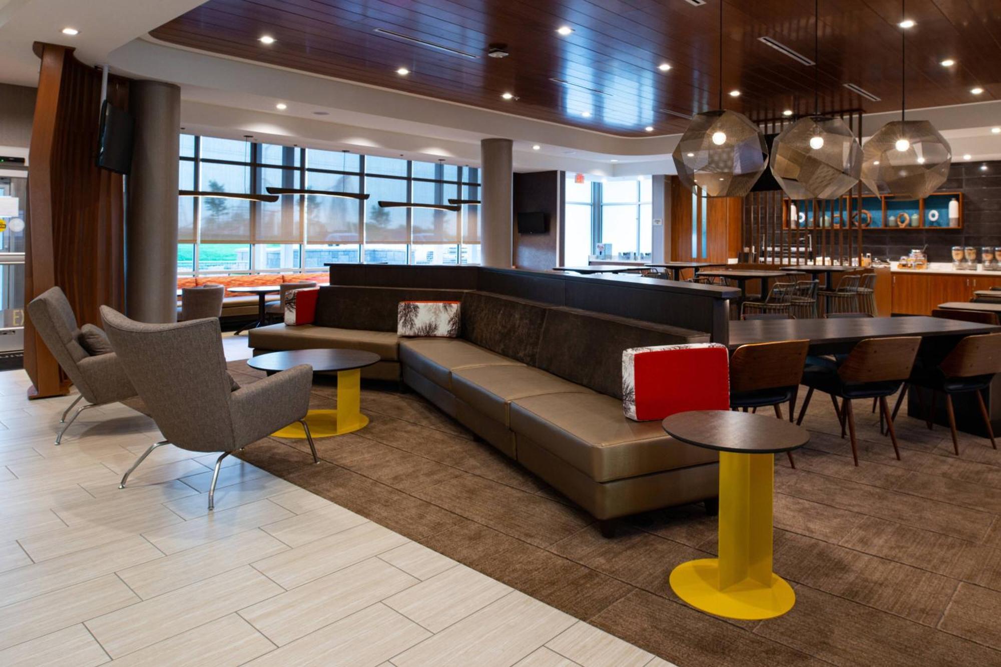 Springhill Suites By Marriott Kansas City Northeast Exteriör bild